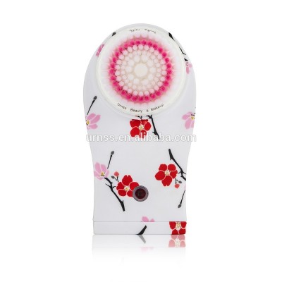 URNSS facial cleansing scrubber, daisy series D2